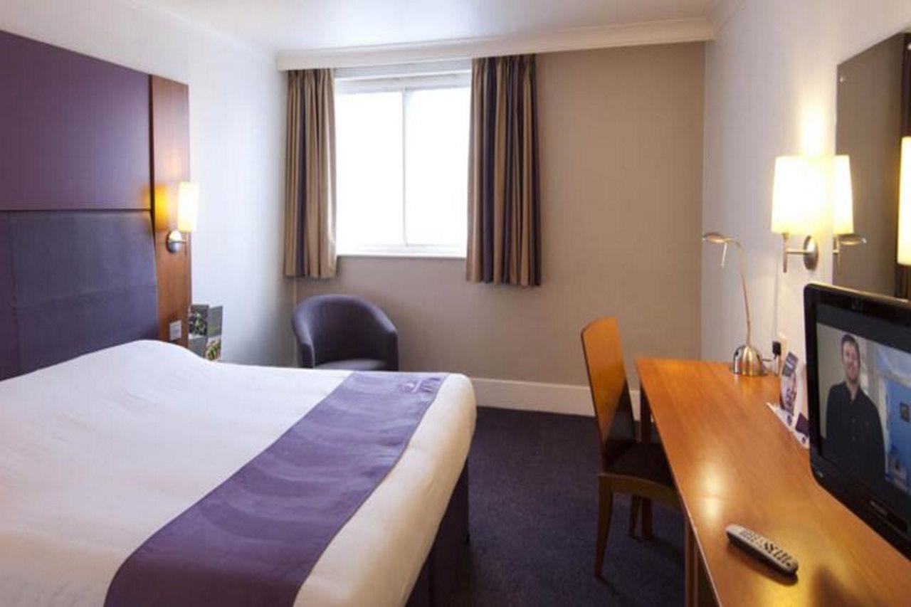 Premier Inn Maidstone Wateringbury エクステリア 写真