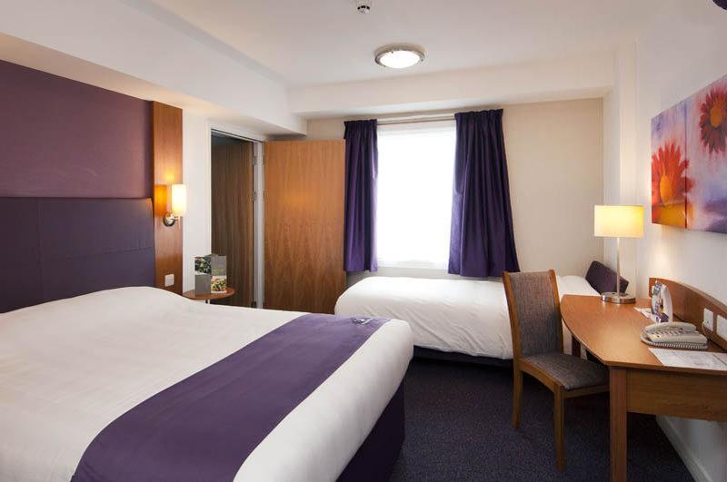 Premier Inn Maidstone Wateringbury エクステリア 写真